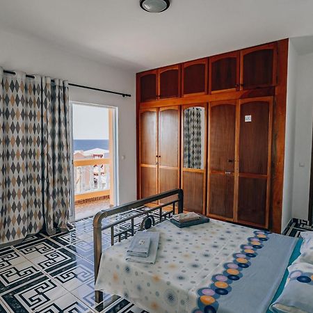 Bed and Breakfast Residencial Trilhas & Montanhas Понта-ду-Сол Экстерьер фото